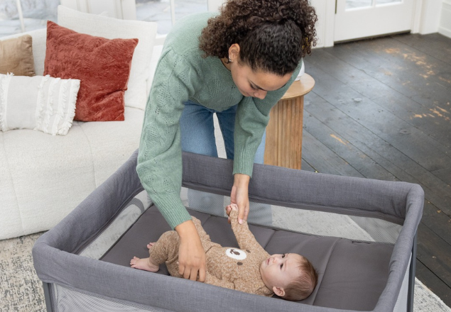 Patut pliant de calatorie transformabil in tarc Amigo, 0 luni+, Shale, Joie